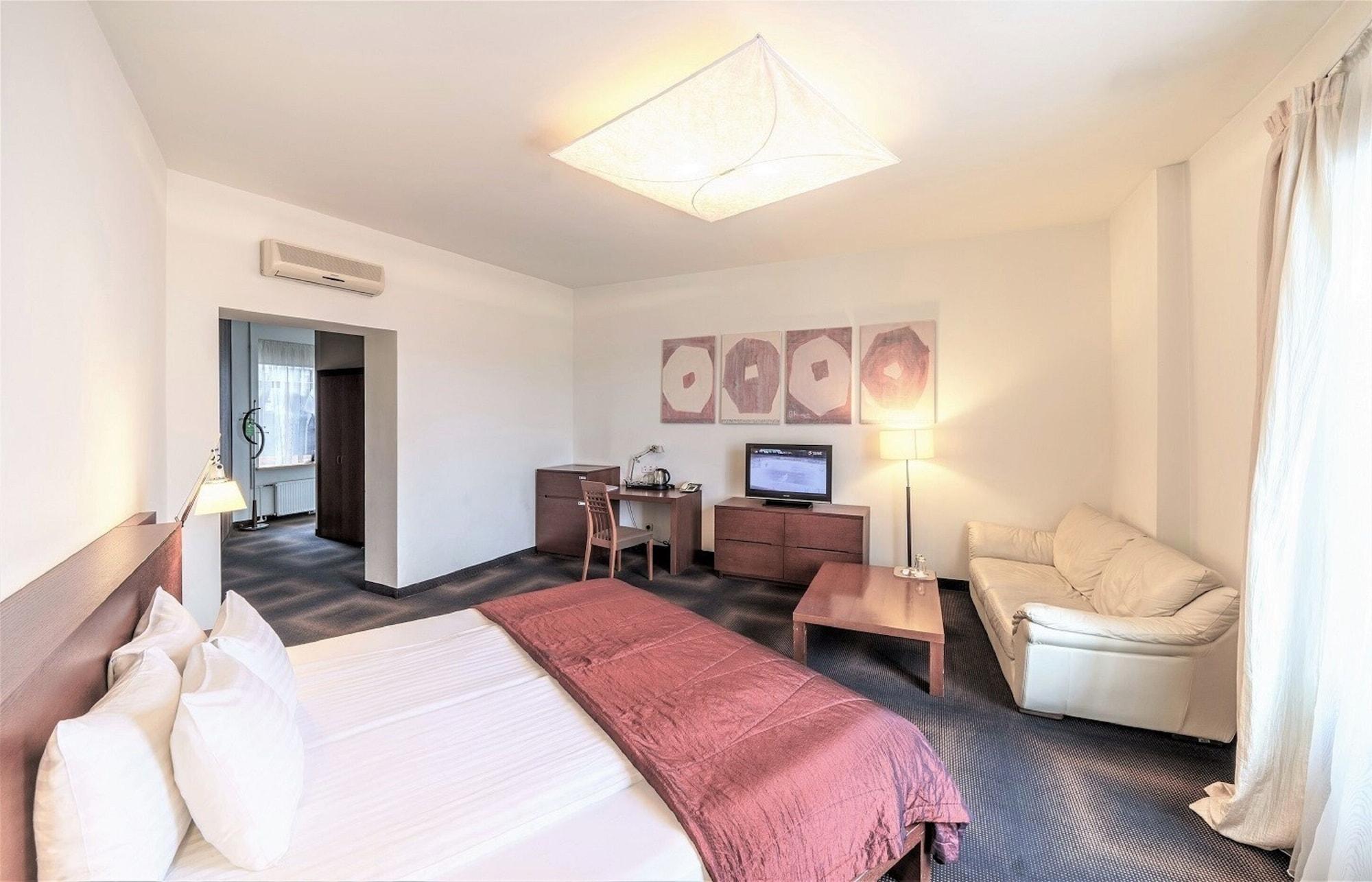 Rixwell Centra Hotel Riga Buitenkant foto